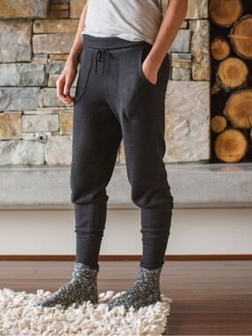 Lululemon Cabin Yogi Sweater Pant
Heathered Black